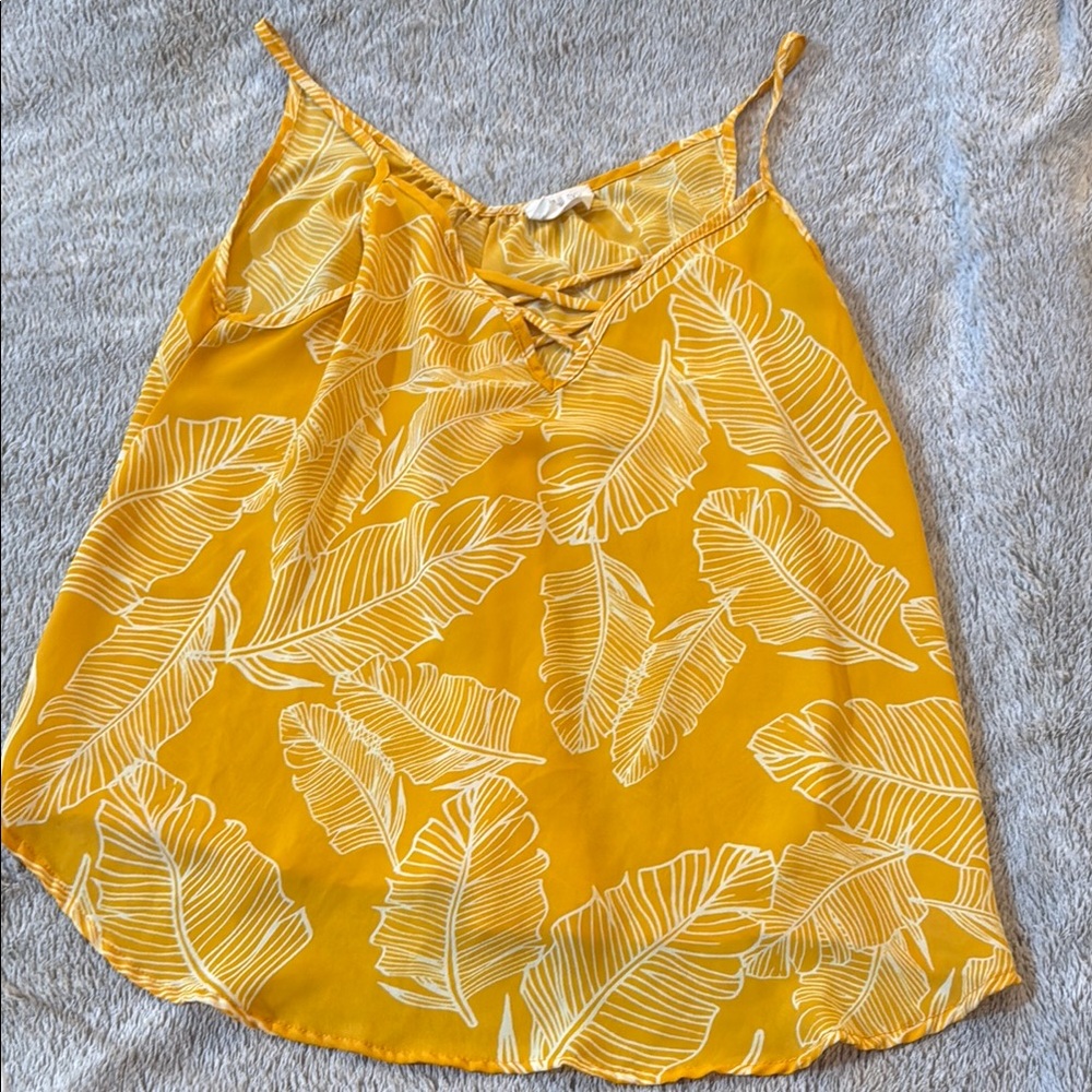 Sienna Sky Yellow Sleeveless Tank with crosshatch Front detail